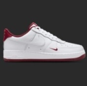 Zapatillas Nike Air Force 1 blancas con detalles burdeos